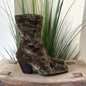 Gianni Bini Star Crossed 3 Green Velvet Boots